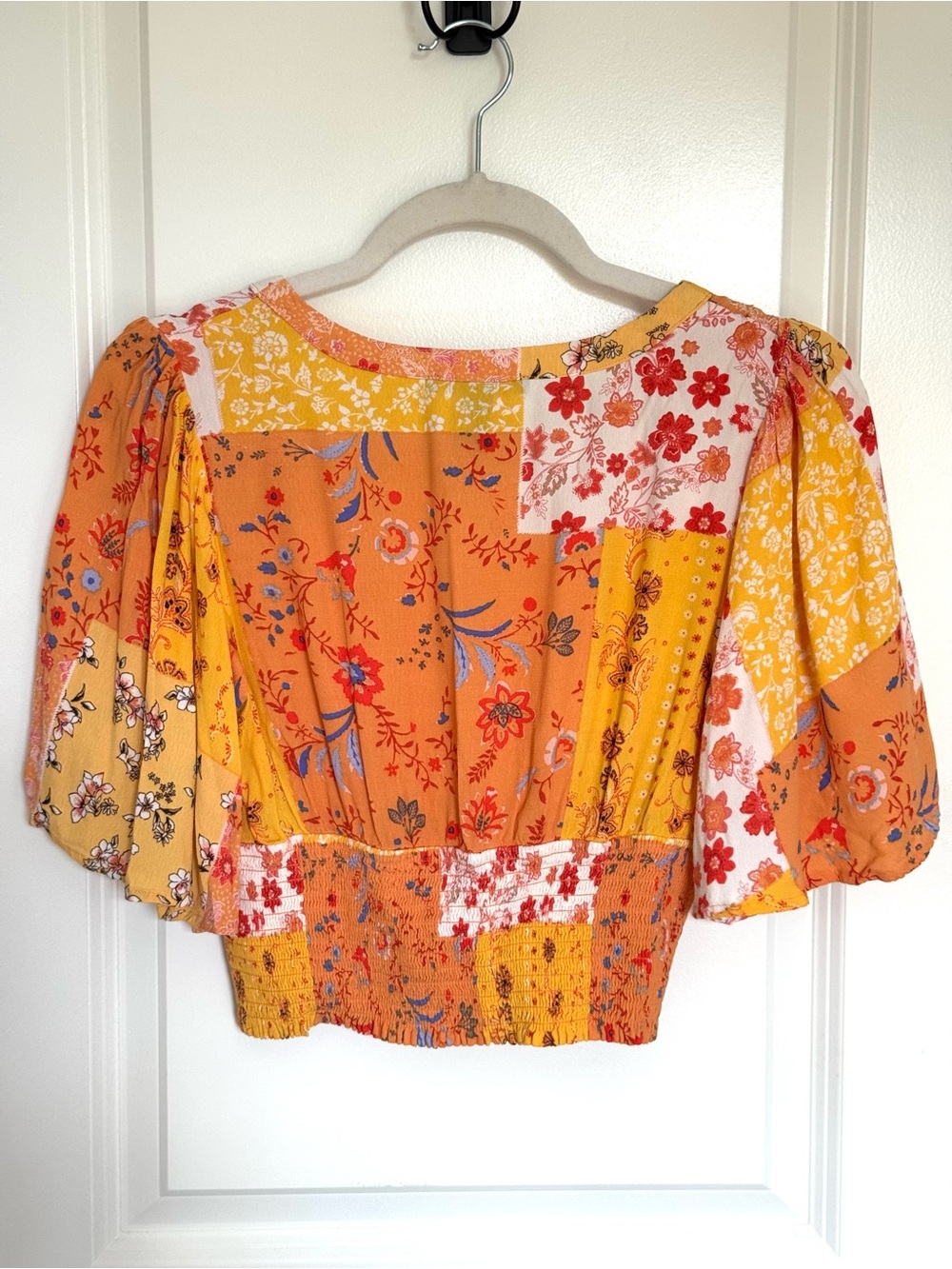 Forever 21 Floral Patchwork V-Neck Crop Top in Yellow & Orange - Picture 3 of 5